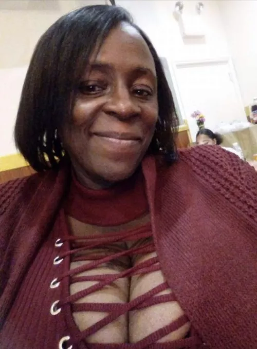 Nice Cleavage  by harlemhero125