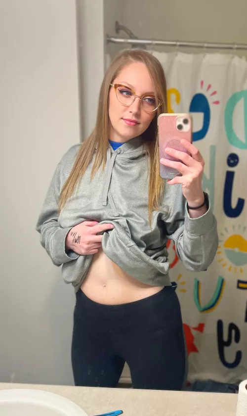 Rate this 33yo mom of 3 by HeavenHolmes