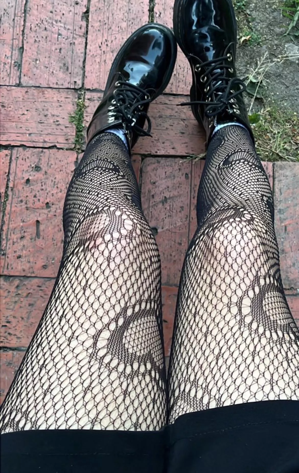 Send me a good morning tribute 🤭 posted by money4sara