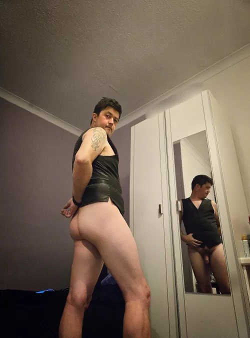 Sneaky mirror by MemoryIndependent222