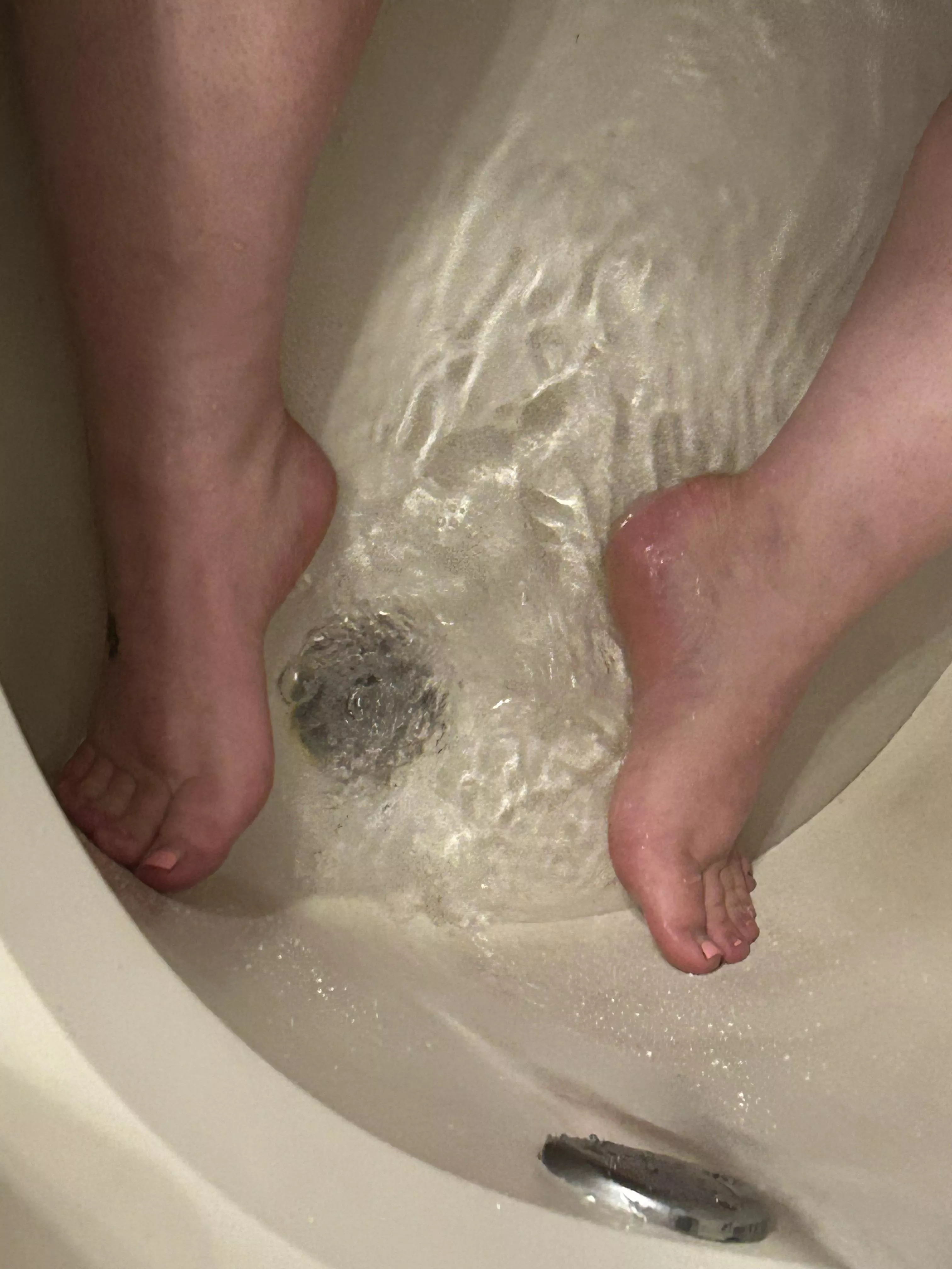 Starting the weekend wet 🥵💋😈 posted by LittleMissSwissRolls