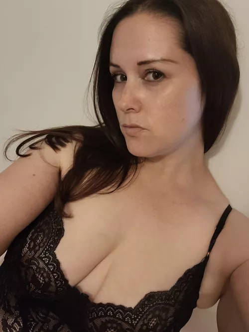 Teddy in Black, minimal makeup by HeyItsJess333