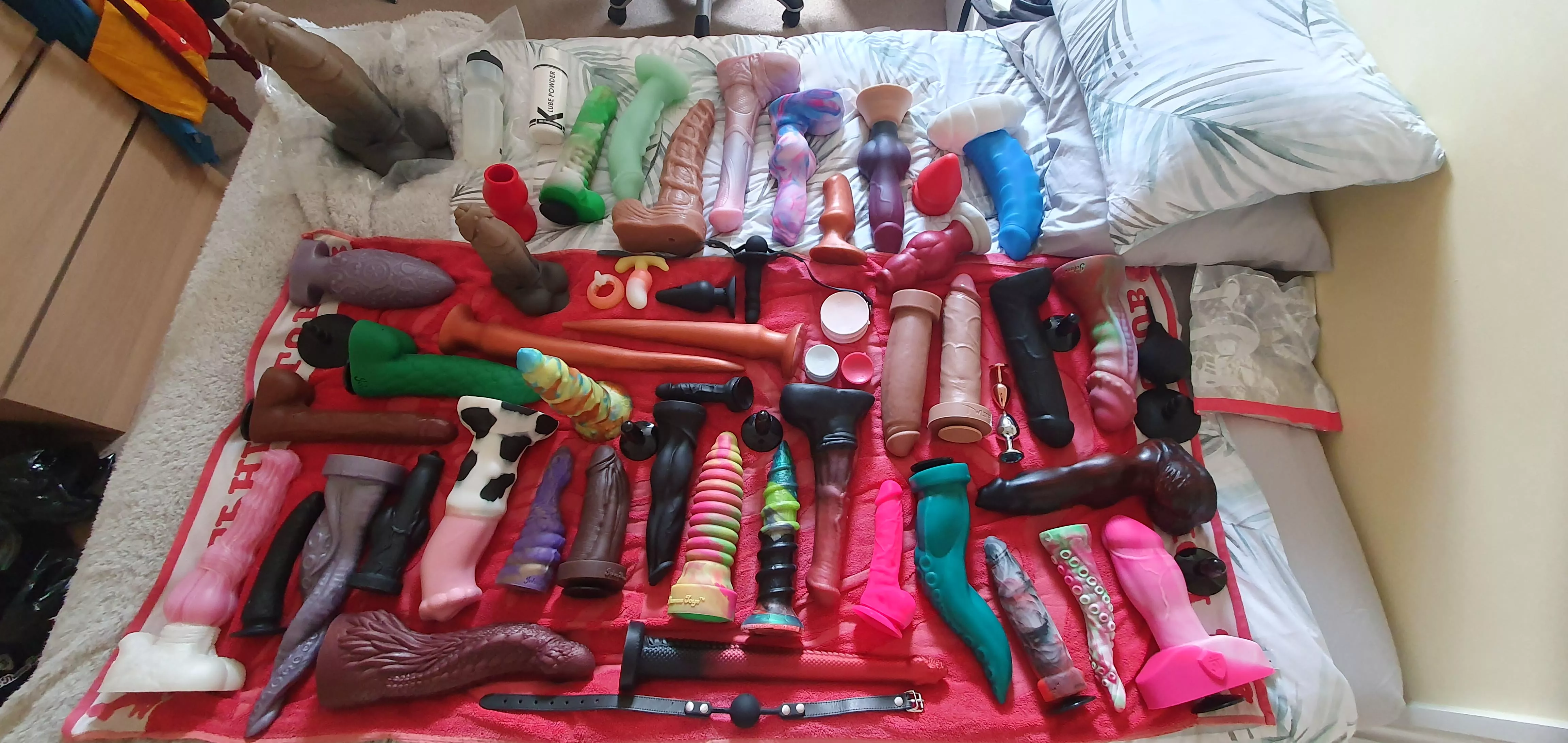 We're gonna need a bigger bed! posted by sv_Murphy