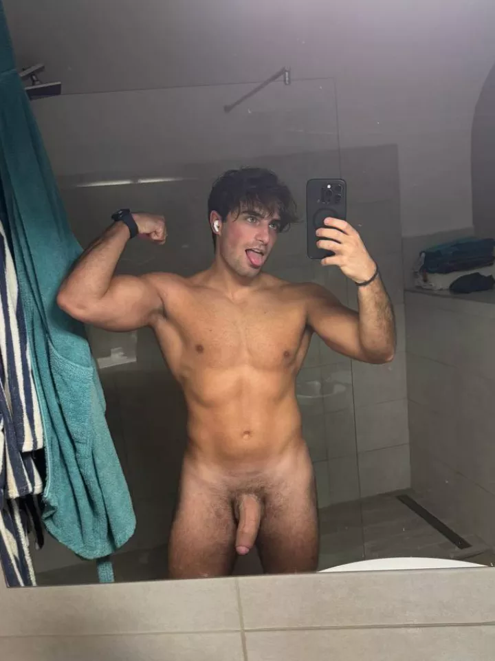 What Is Ur First thought about my photo? Be kind please  posted by mariomedici