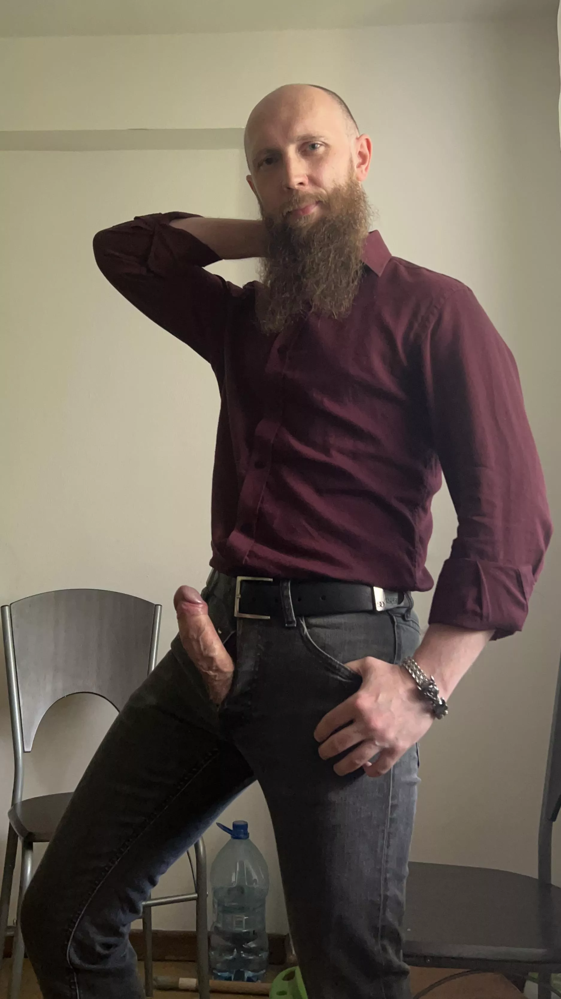 Whoops, something's peeking out ;-) posted by drAq1984