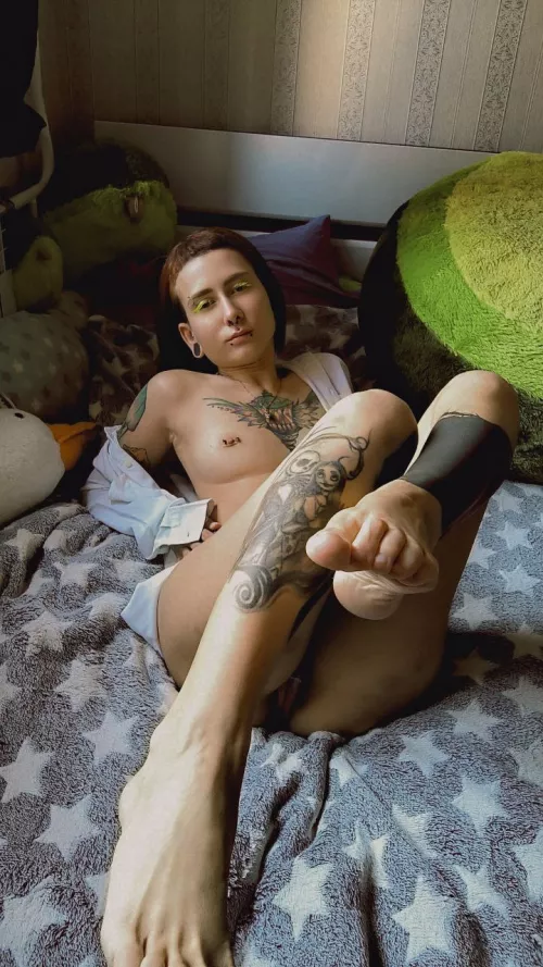 would you lick the cream from my toes? by wayonnestive