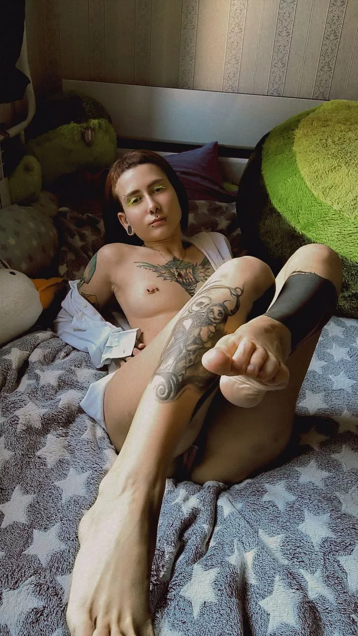 would you lick the cream from my toes? posted by wayonnestive