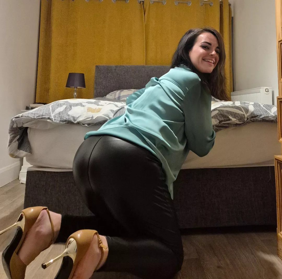 You walk in and find me like this posted by canipleasewin1