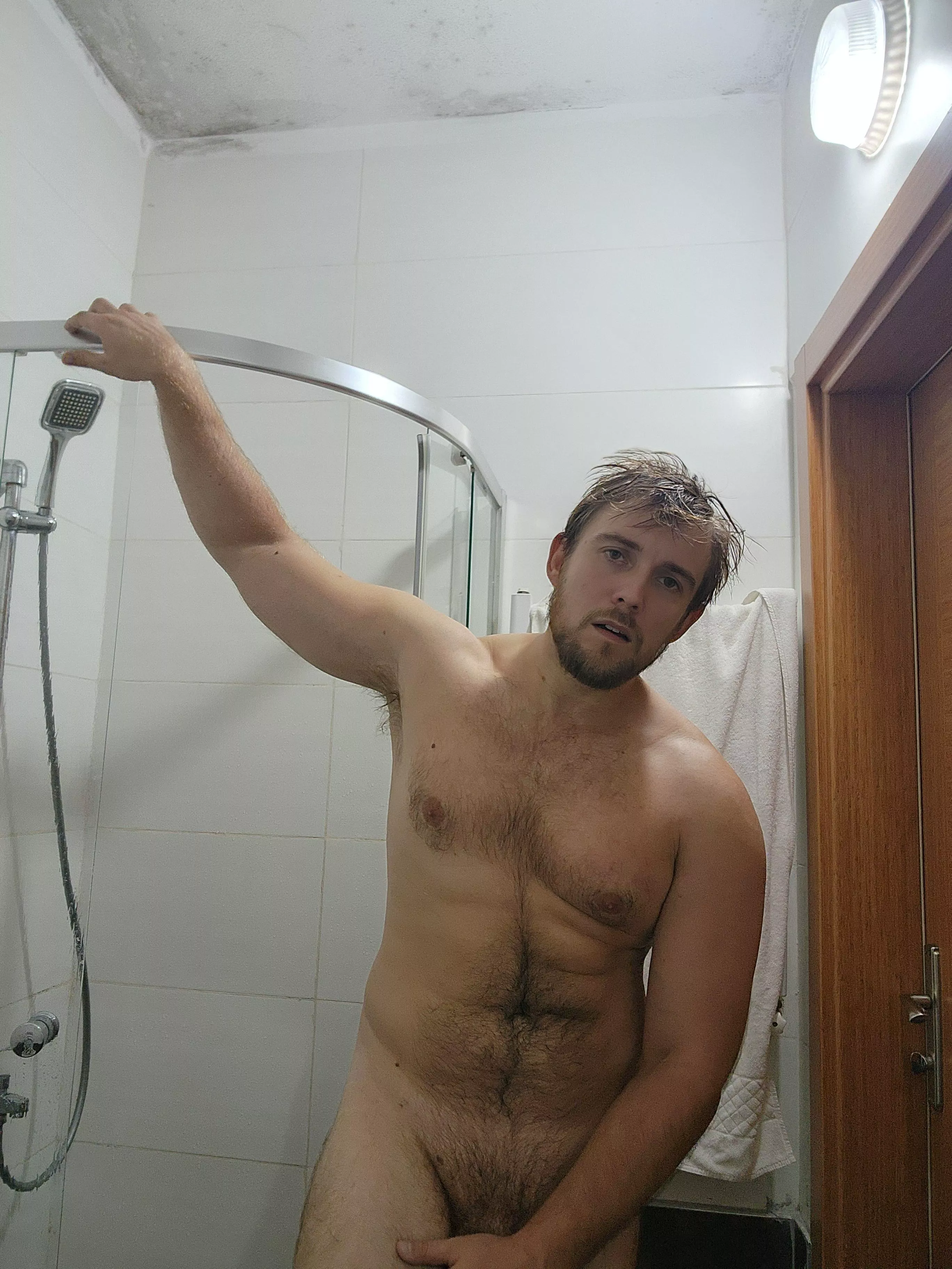 (34) smash or pass 🙈 posted by benfriendlyofficial