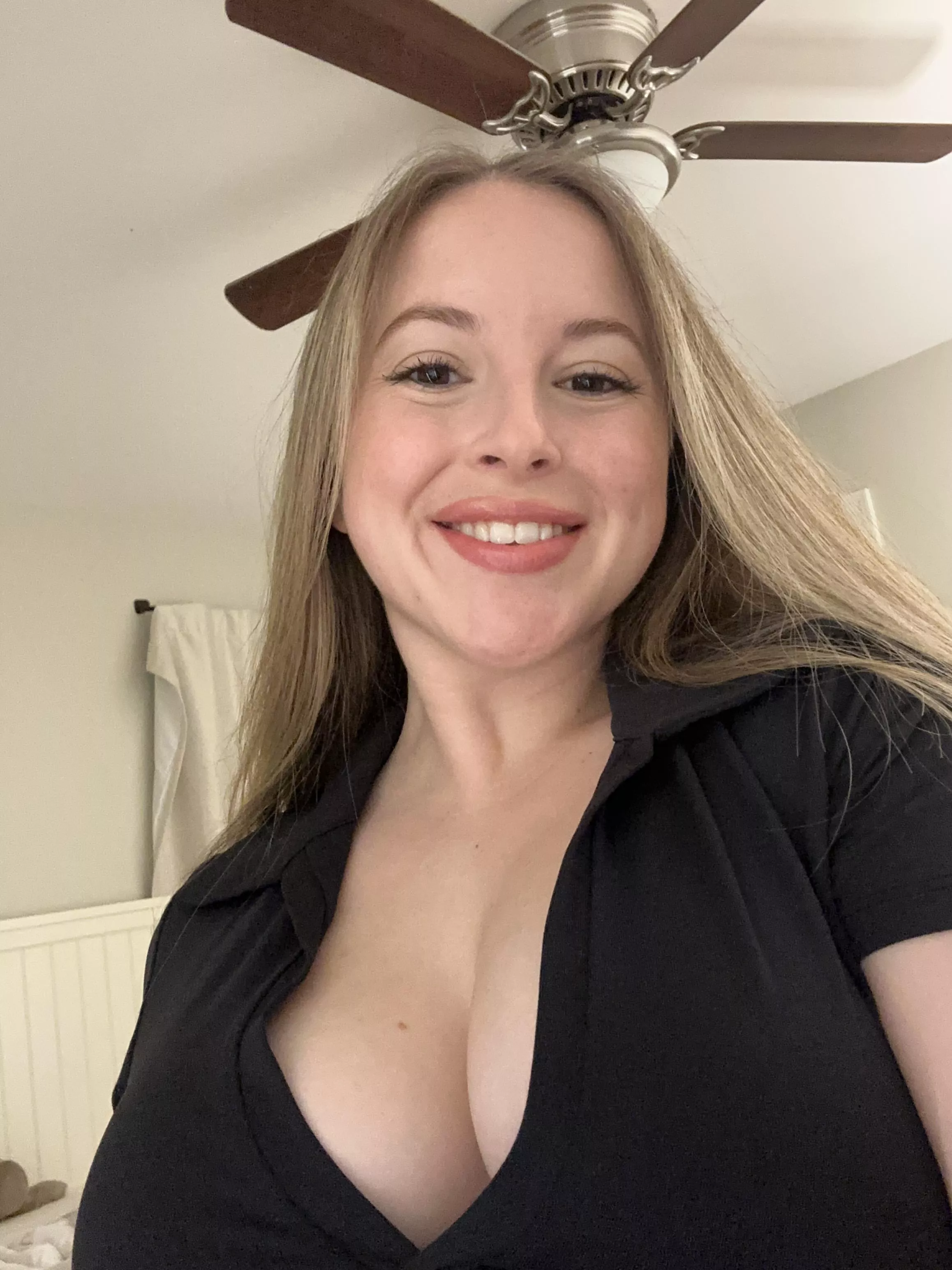 A milf with a nice cleavage is always great posted by CalmySalmy