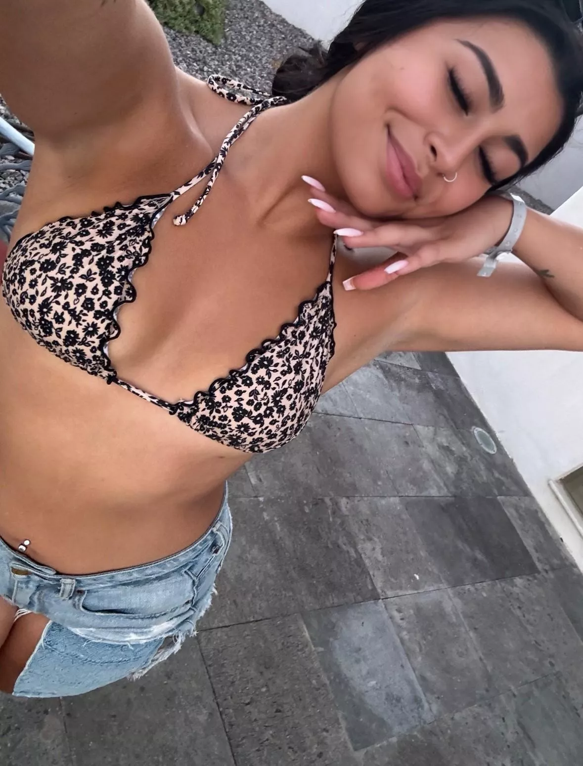 Am I pretty today? posted by creamyycarmen69