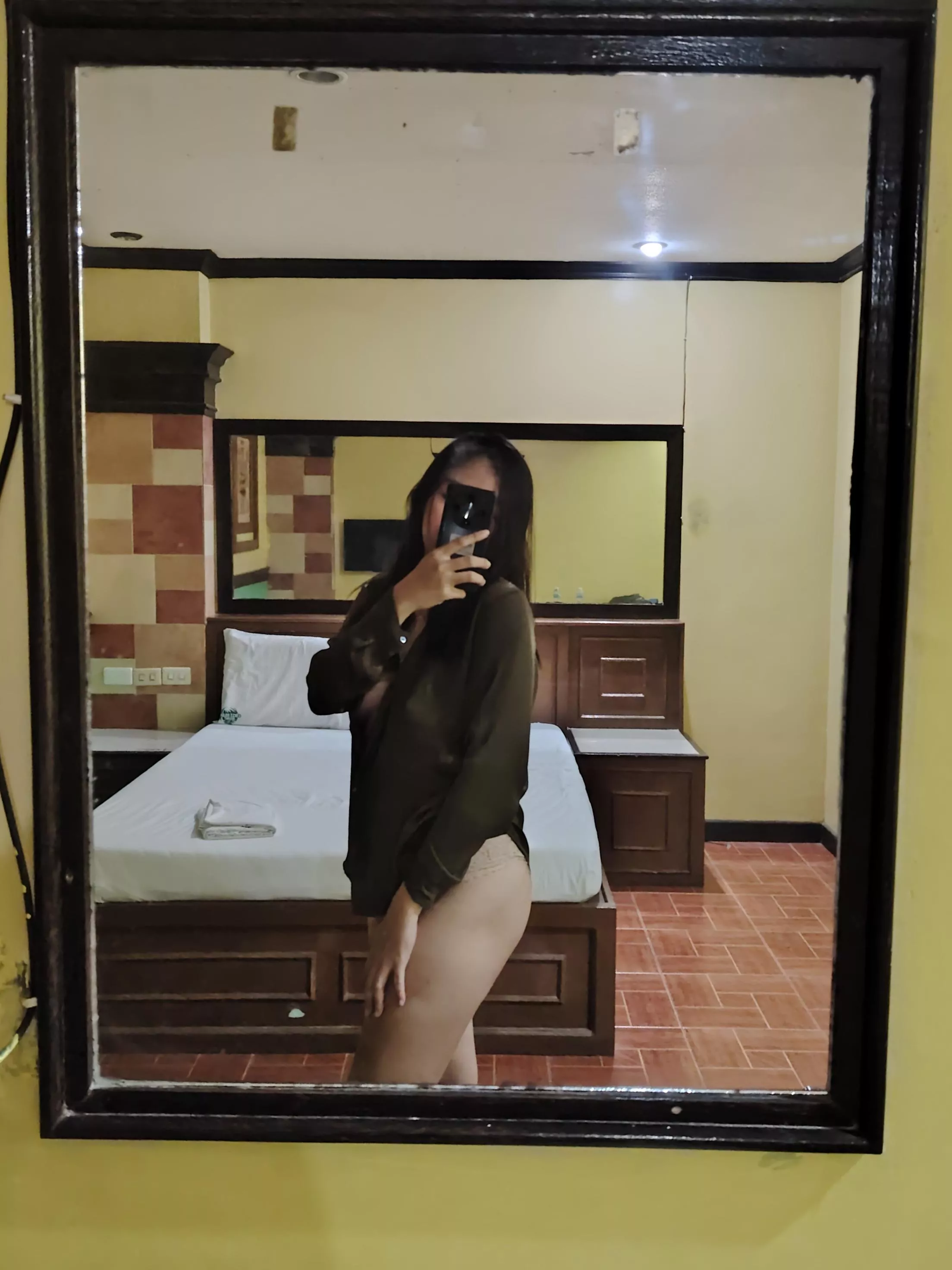 AVAILABLE TODAY DM ME BABE posted by vyvyyy27