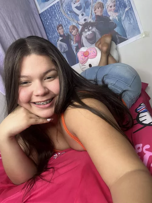 chubby girls make the best cuddle buddies hehe by gigglybaby_