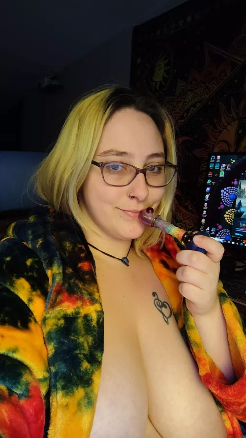 Come smoke a bowl and play with me 🥺 by GothicGhostGirlie