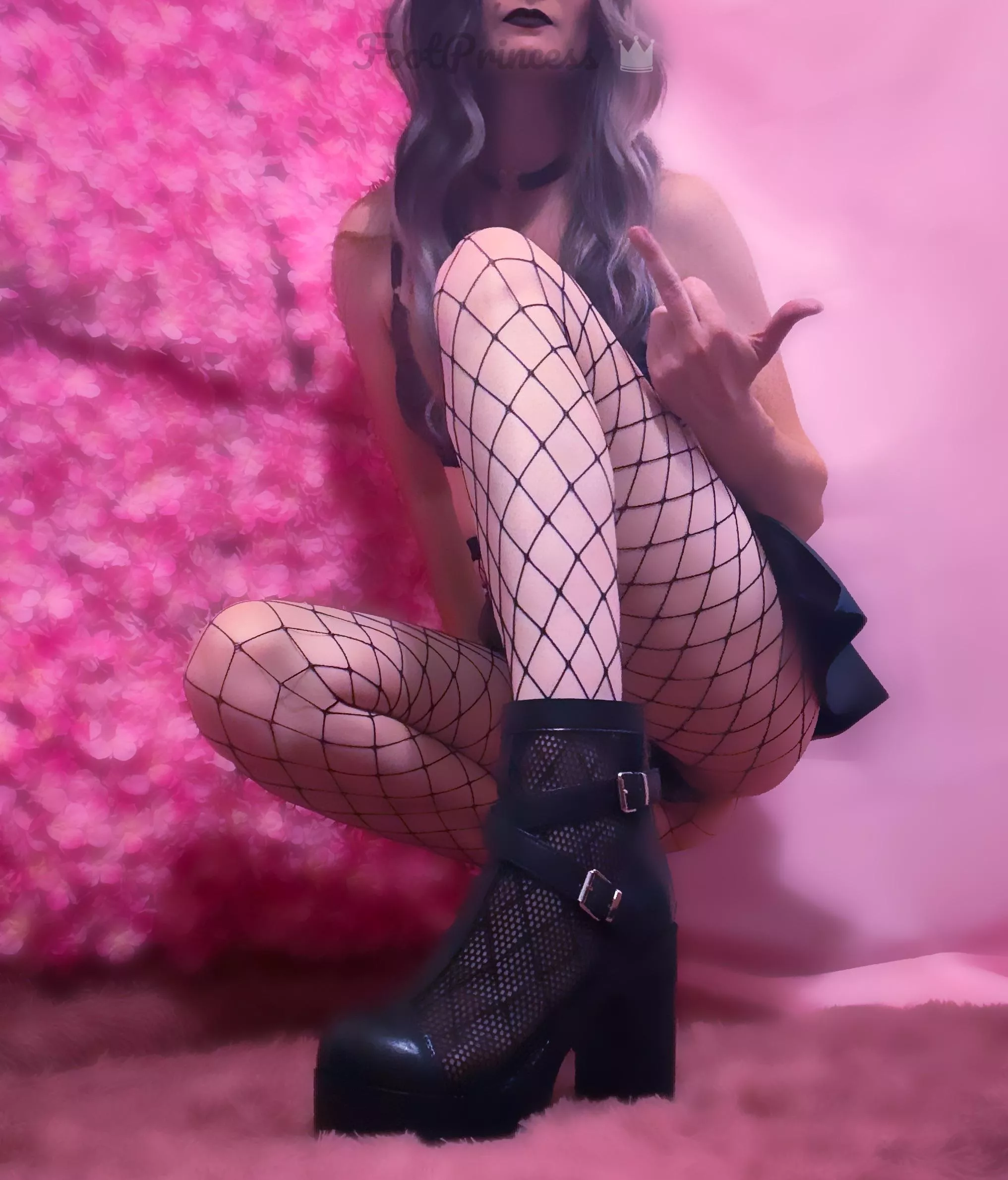 Come suck on my middle finger.  posted by Footsieprincess030