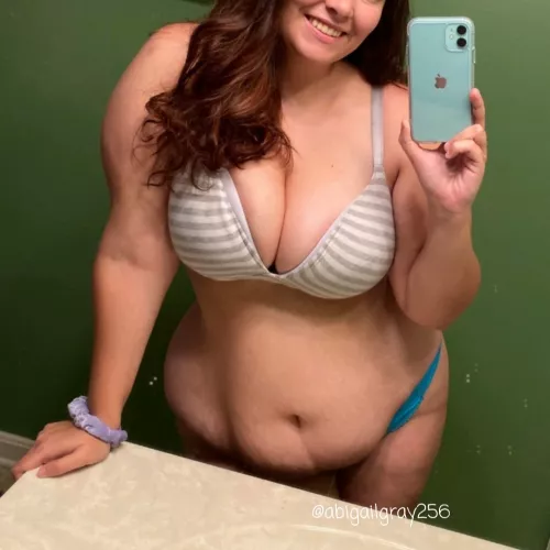 Do you like chubby moms? by abigailgray256