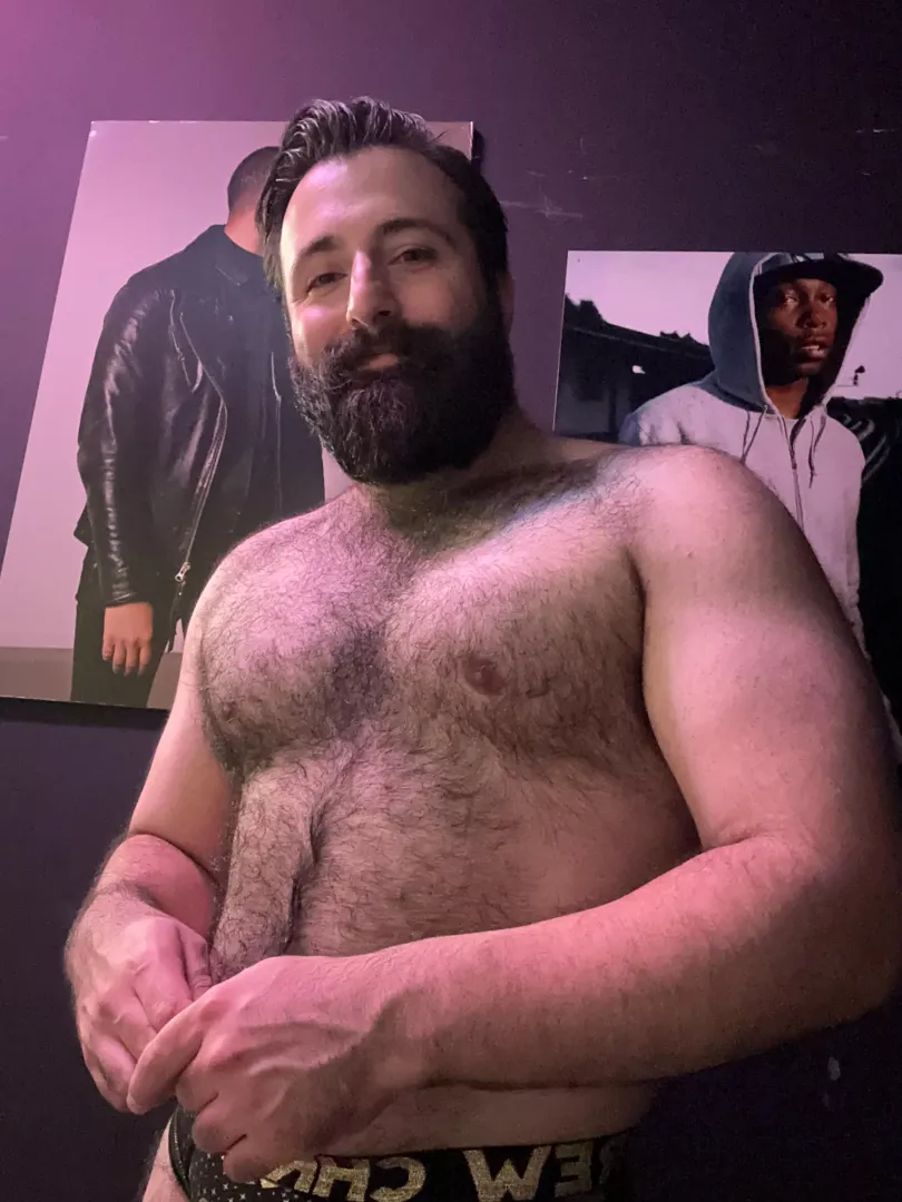 Doing pit crew duty at a local drag show! First time I’ve ever shown so much on stage, hope everyone’s weekend is going great❤️ posted by dhorinfireheart