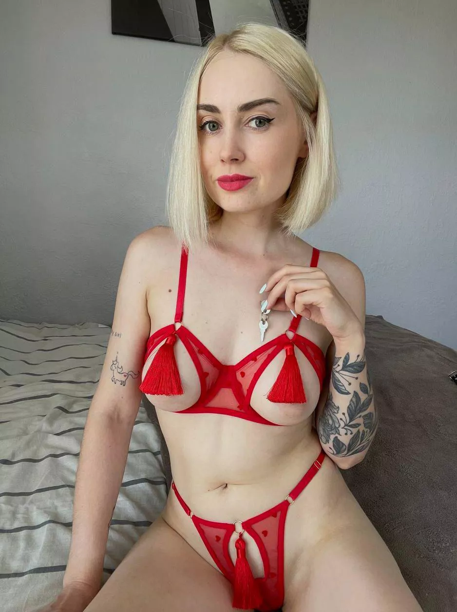 Everyone will know your dick is locked up.
 posted by NaughtyScarlet