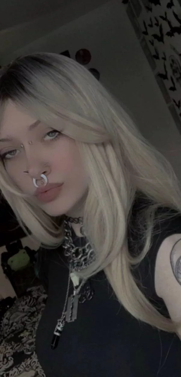 Gracefully haunting, stunningly bold posted by LivingDeadGothh