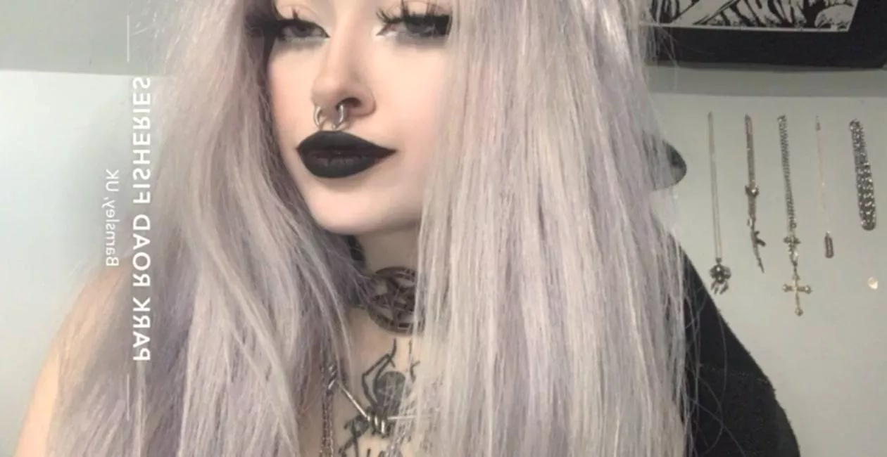 Happy Holloween! posted by LivingDeadGothh