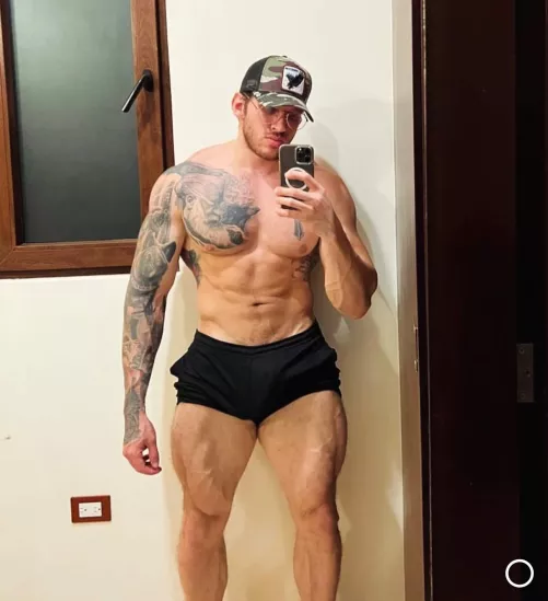 Hola by AlexBelmonth89k