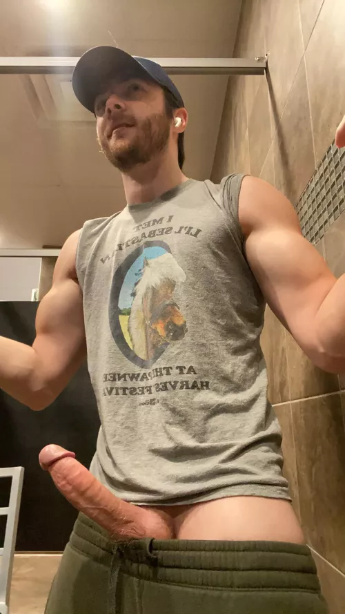 I always get a boner after working out by Kodicave