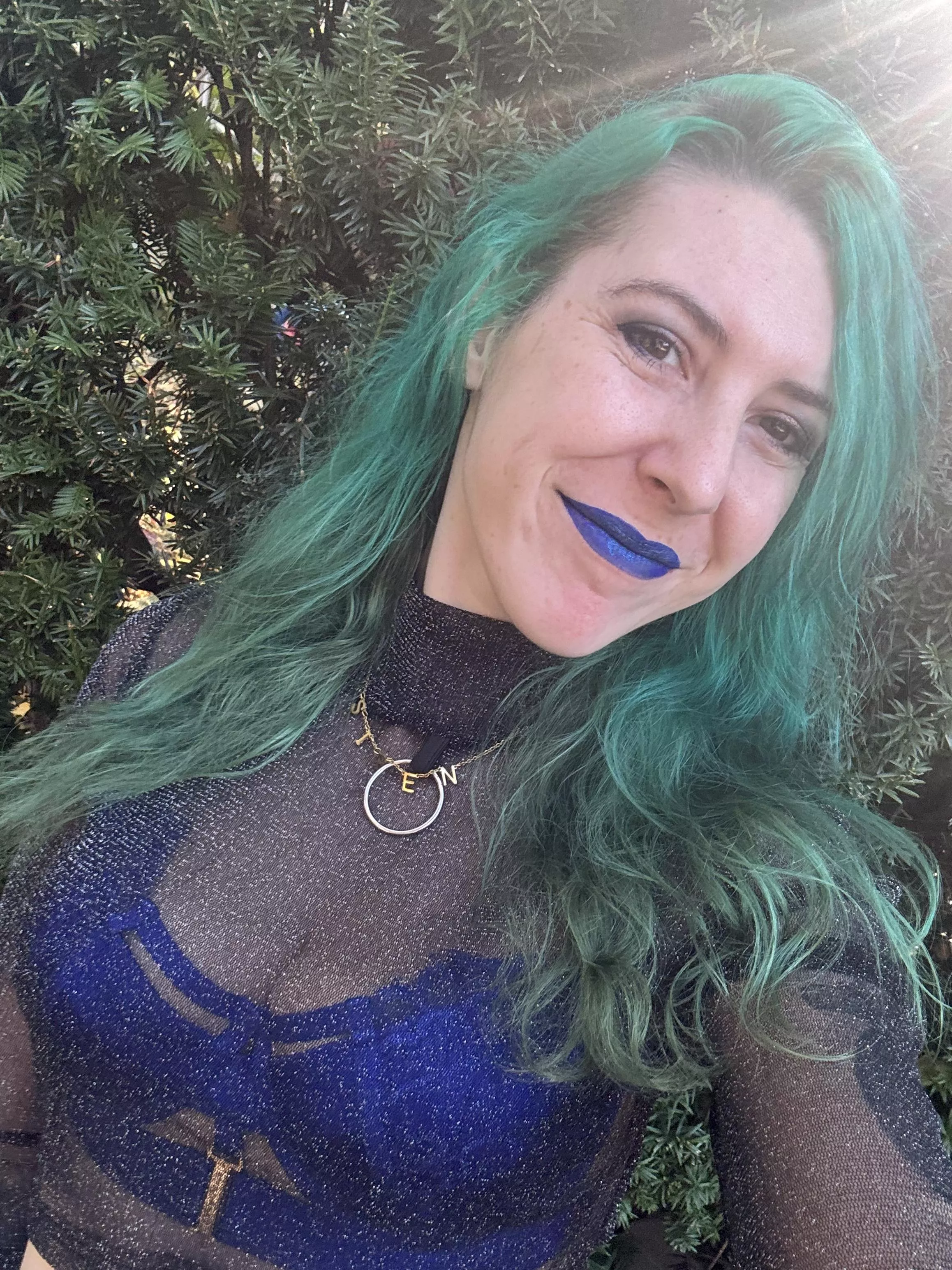 Royal blue babe posted by sirenskiss3