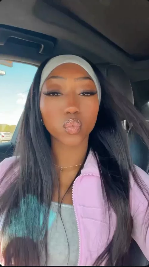 Send a kiss back in cash form💋 by Yourlovvver