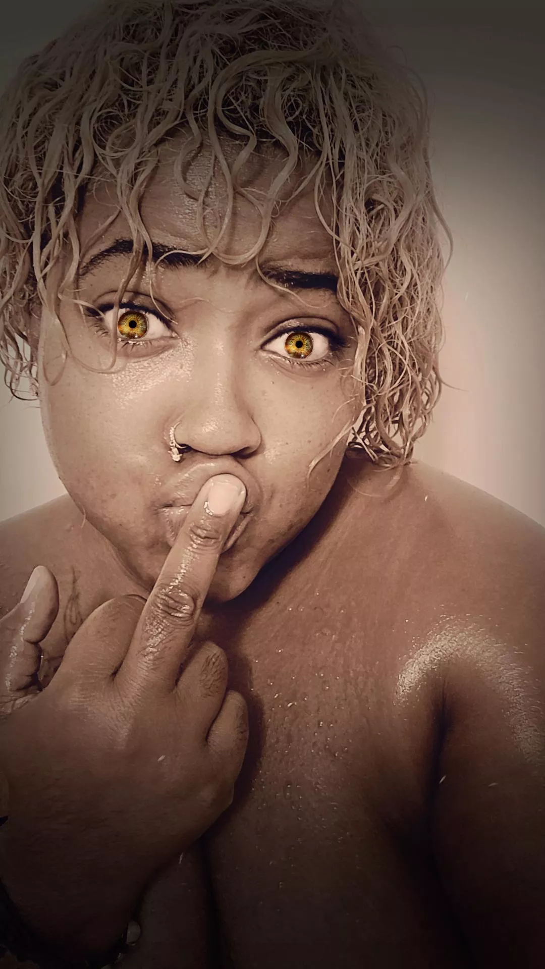 🫦Sexy when wet posted by LionessGoddes7