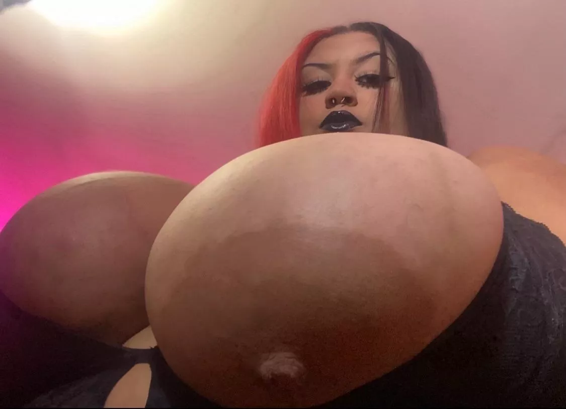 Tell me why I should let you fuck me😈 posted by Purehoney6100