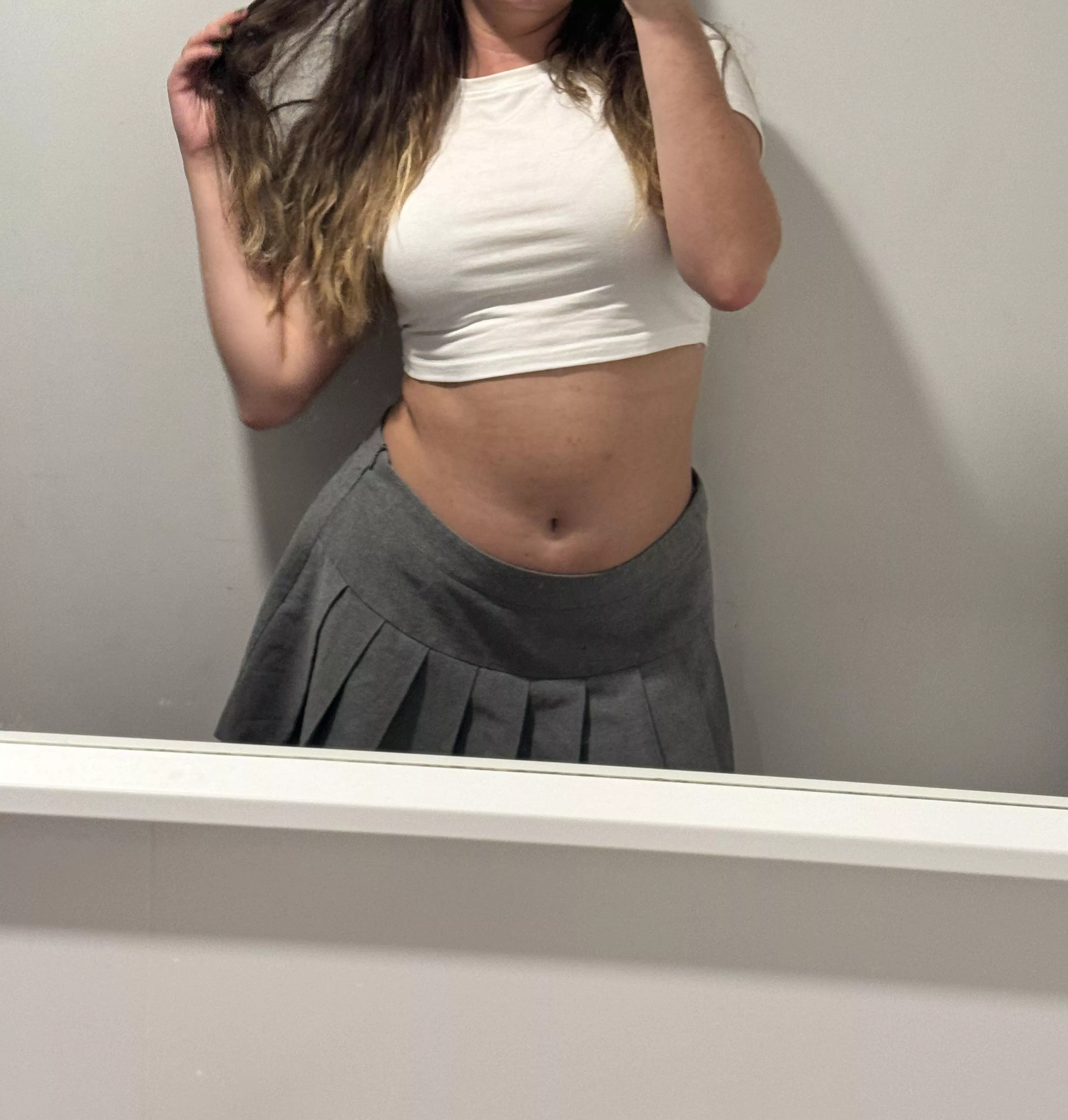 Would you be able to keep your eyes off my navel? posted by flirtyfiona01