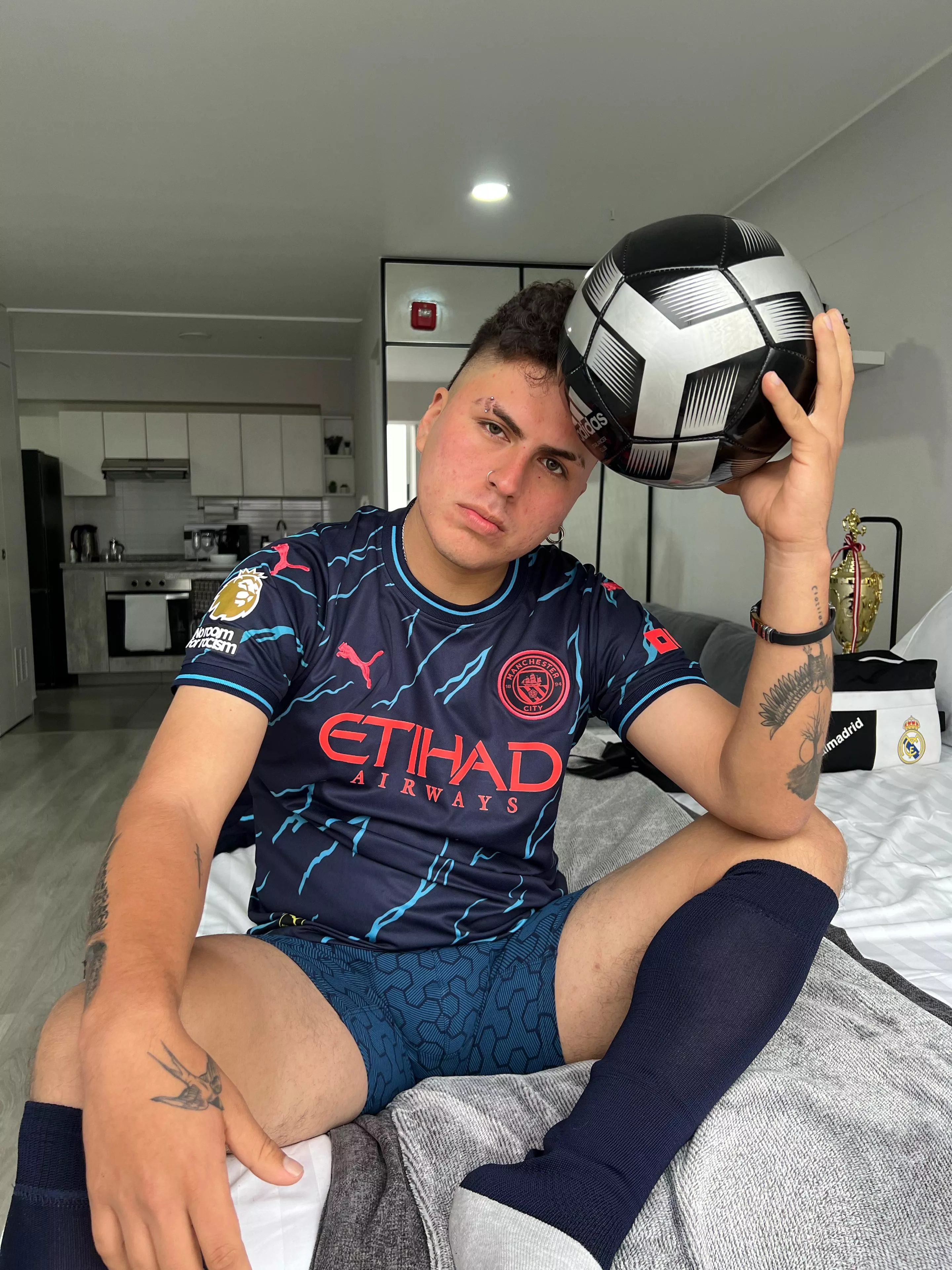 Would you like to see what’s hiding under this bulge in my underwear? Haha, this stuff will be your new obsession haha posted by joanmanly