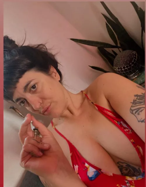 your new favorite stoner by LucyLilith