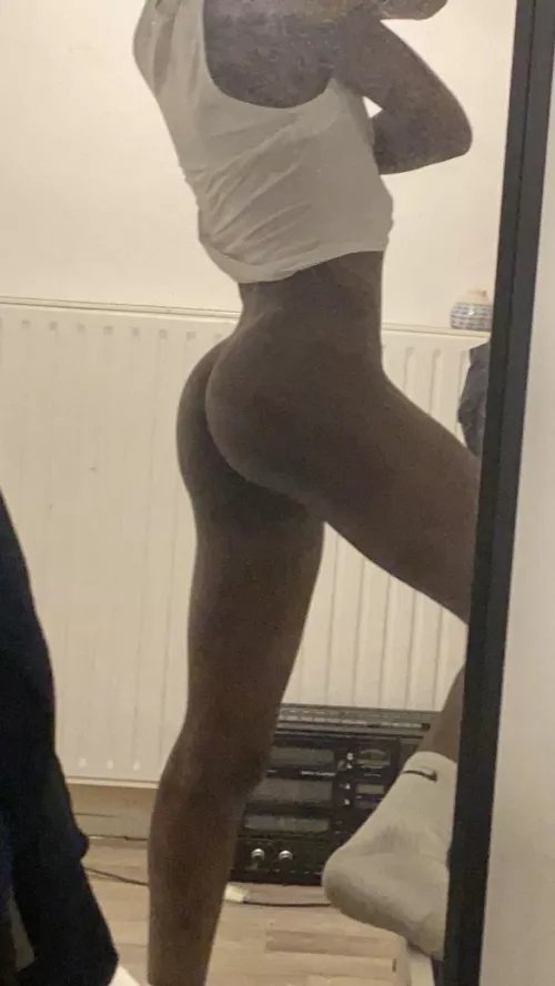 18 twink, hmu 😇 by Tomatillo_Active