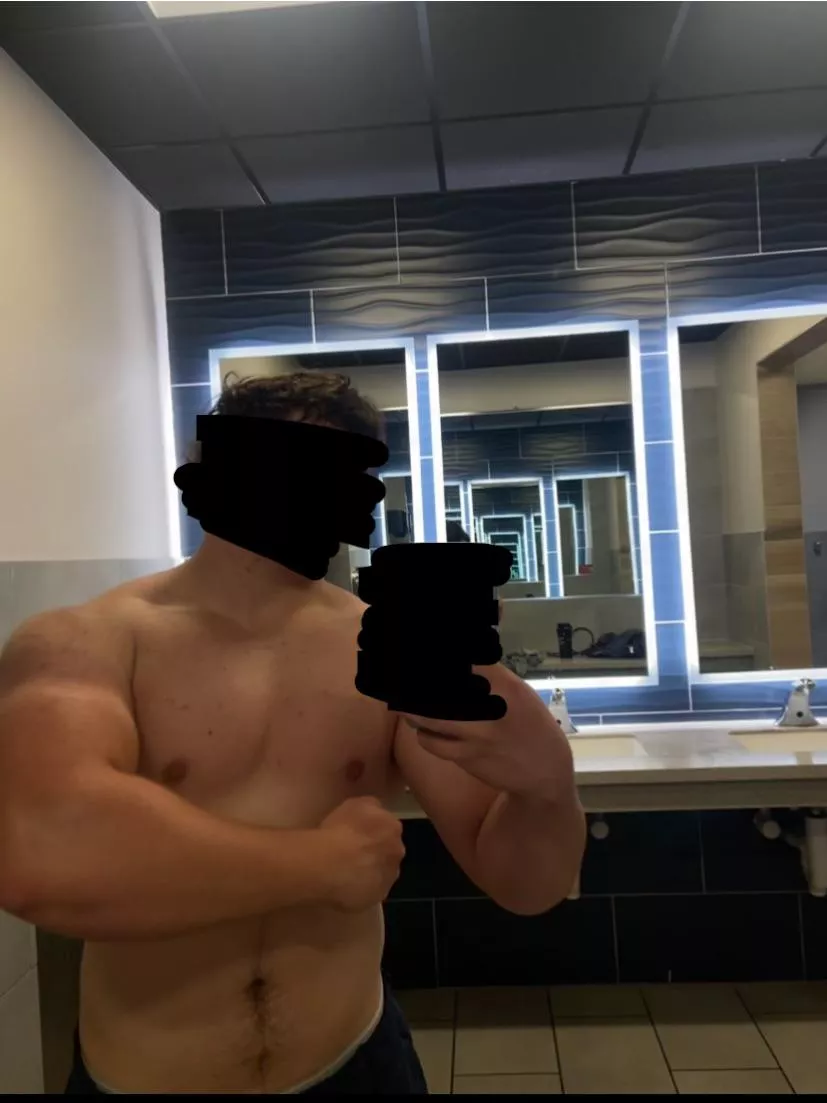 18 yo college boy  posted by bsmith6699