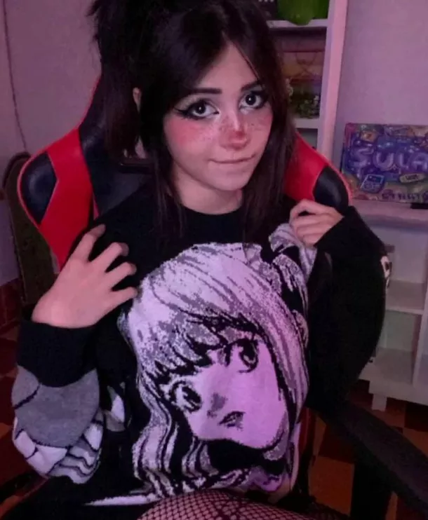 2006 goth slut, am I your type...
 posted by itshannahgrape