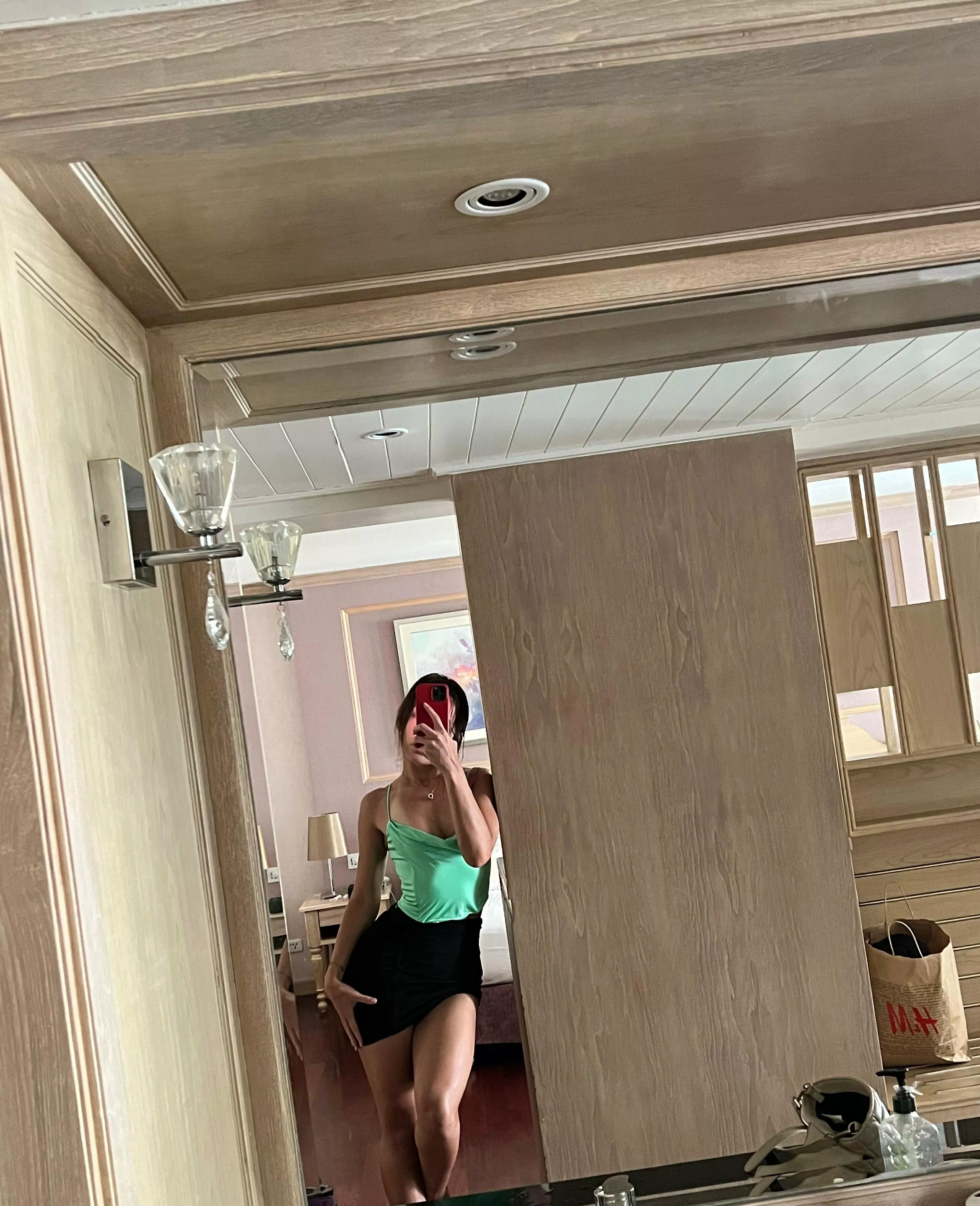 21 [F4M] #Chicago just back from my run getting ready for my shower posted by coollexyy