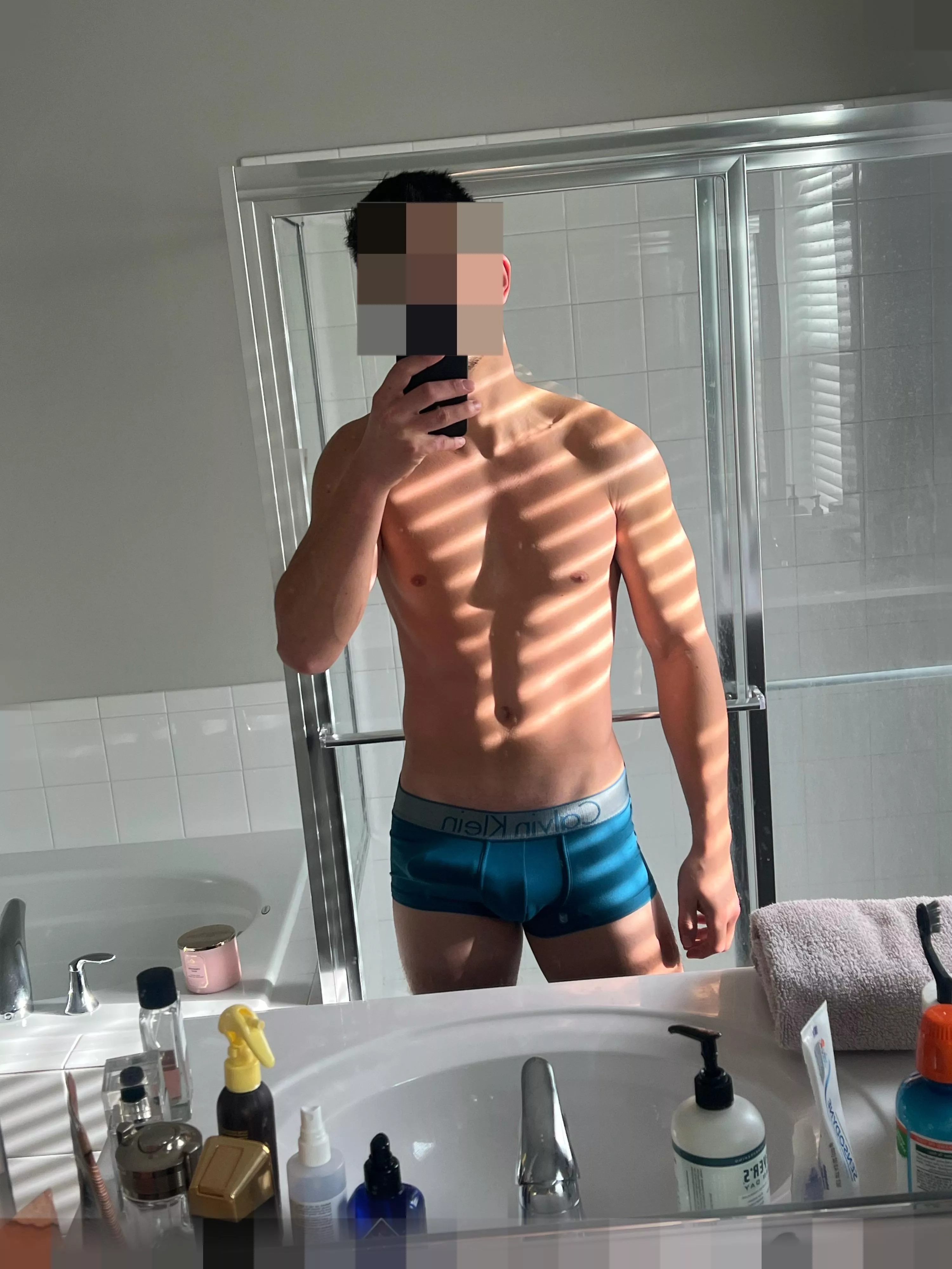 (23) just waking up 🥱🥱 posted by dlfit4335