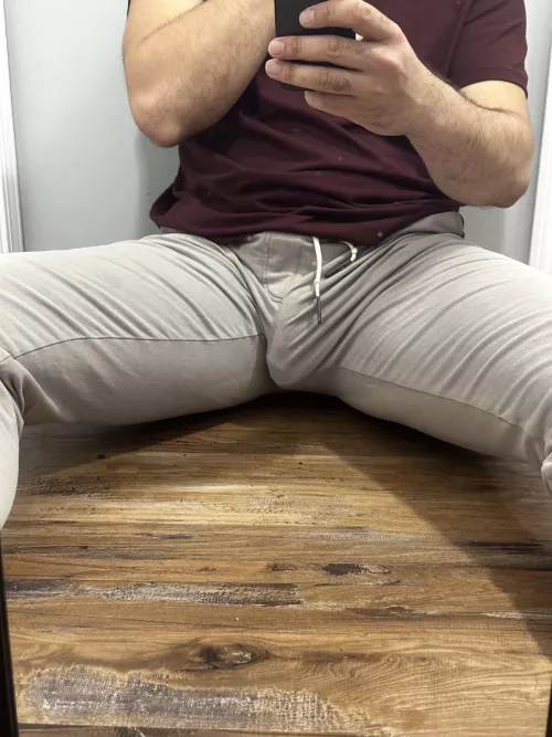 31 M4FM looking for a fun couple while I am visiting East TN in November.   by drilltime134