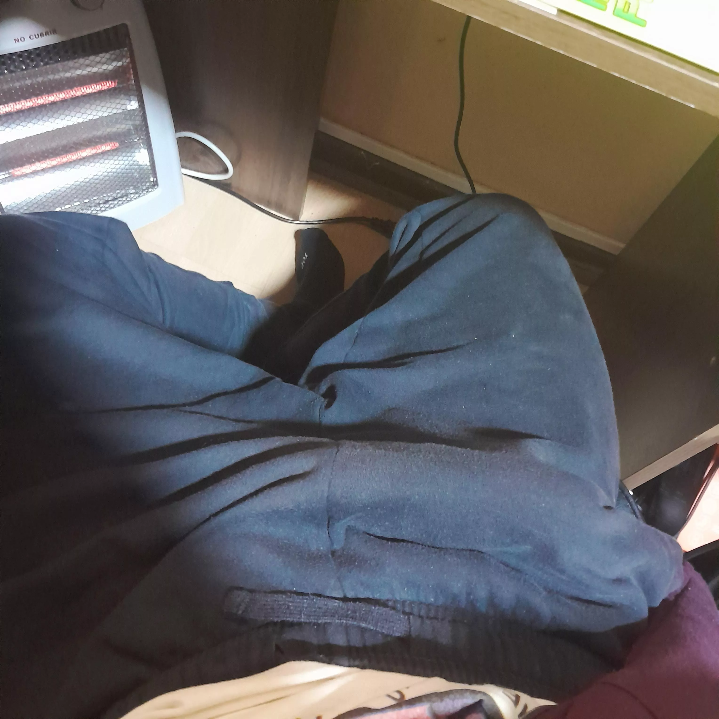 As hung guy i have to be mindful of my clothes (28) posted by GruesoDeseo