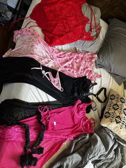 Back at the casa. This end of the week should be fun I got bad ass new sexy lingerie. I’ll model after I do my nails! by JonnieTS18