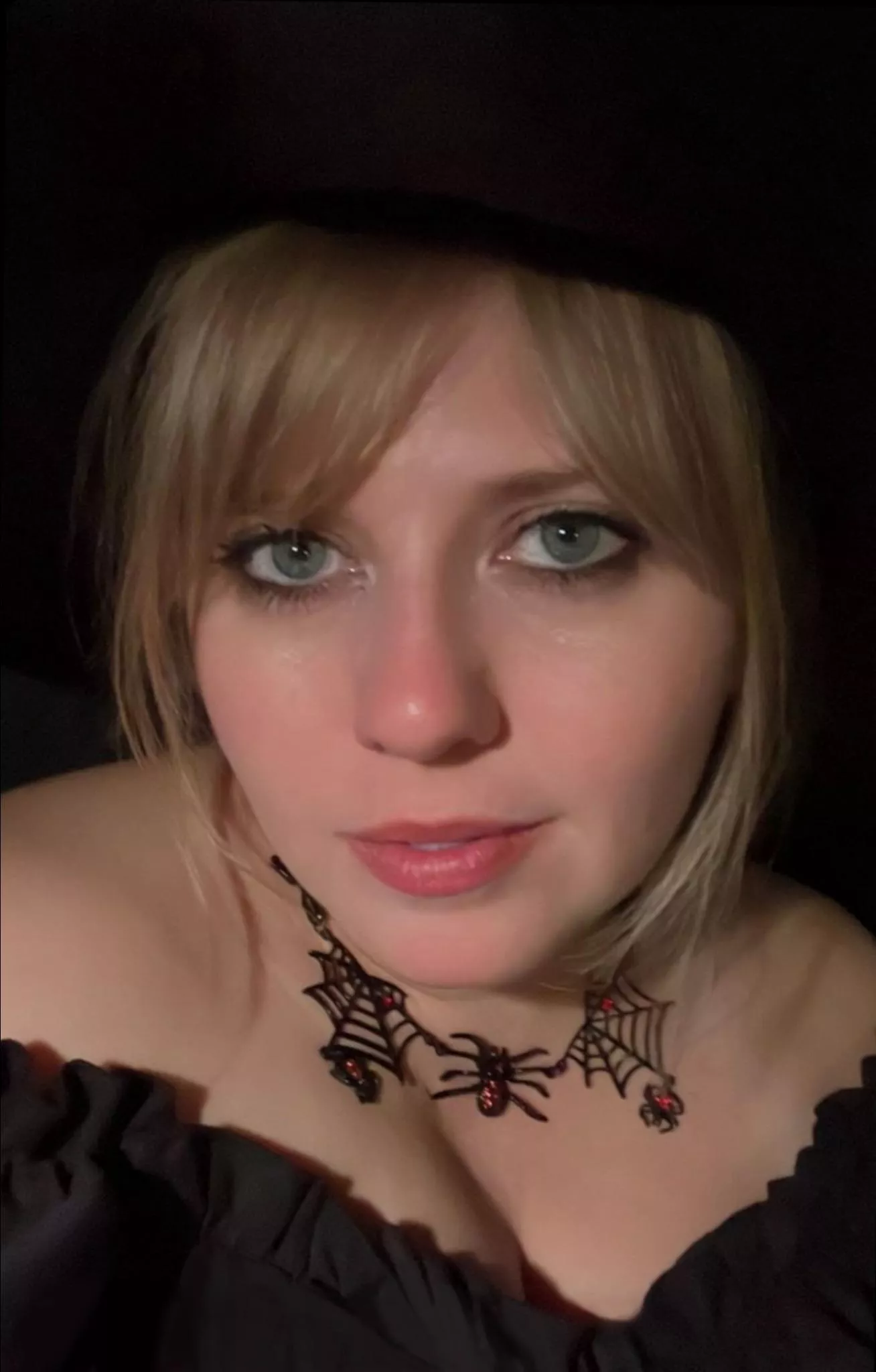 Cute Blonde posted by Usernumber2099