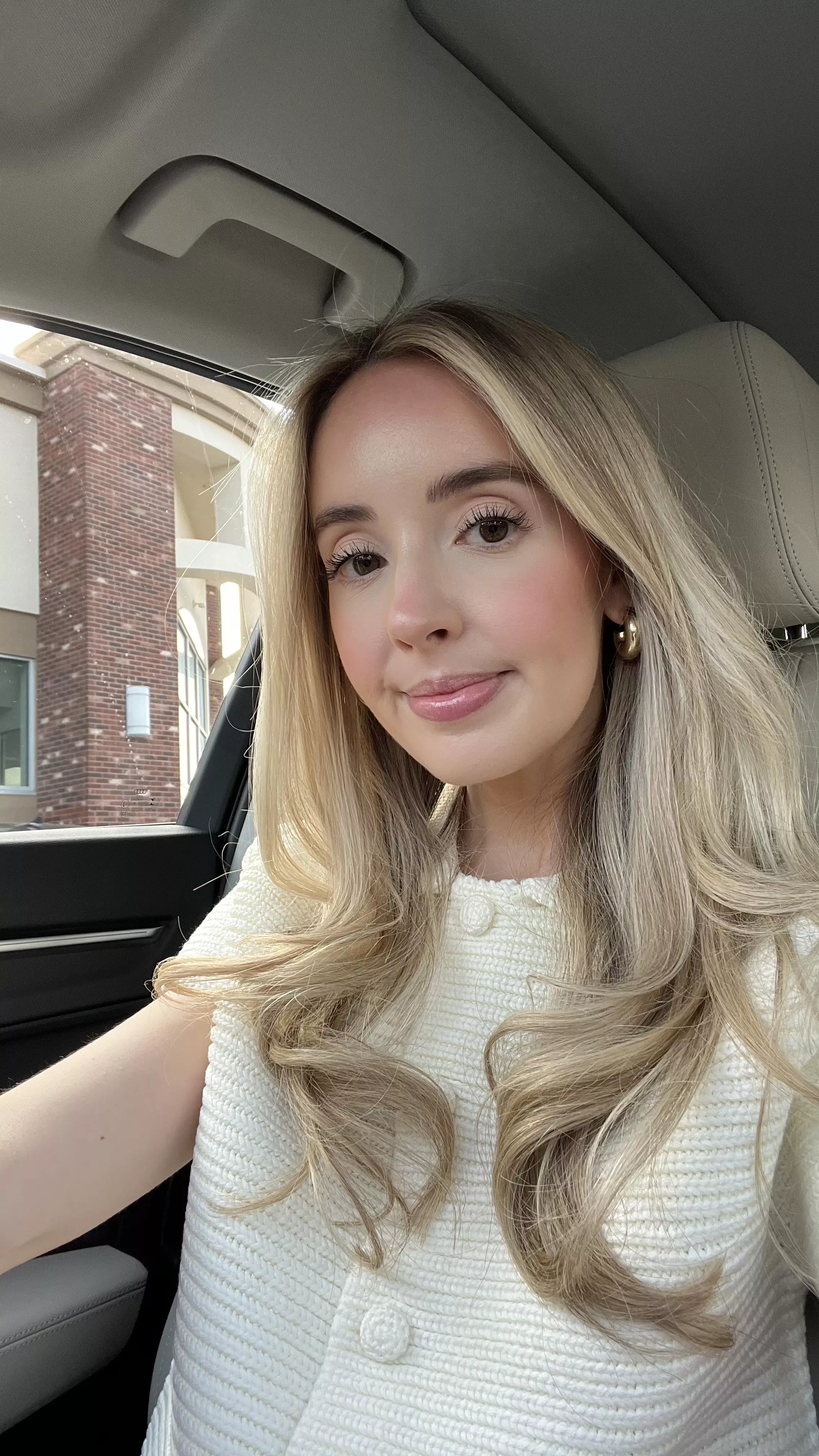 Do you like classy 32 year olds  posted by vegansoda