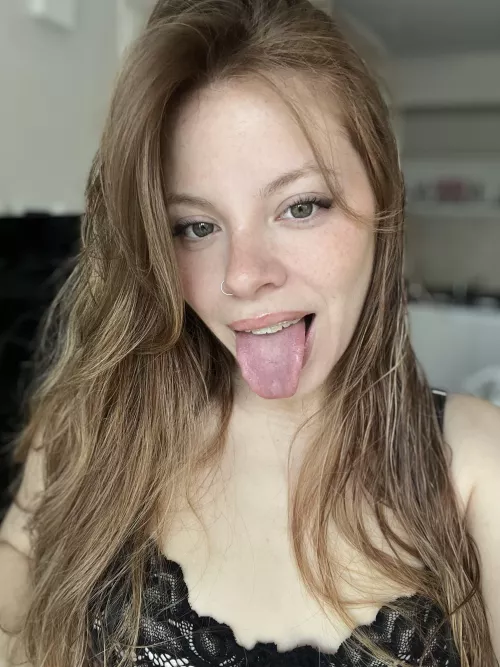 Do you like latinas with a nice tongue by Giuliana_deppata
