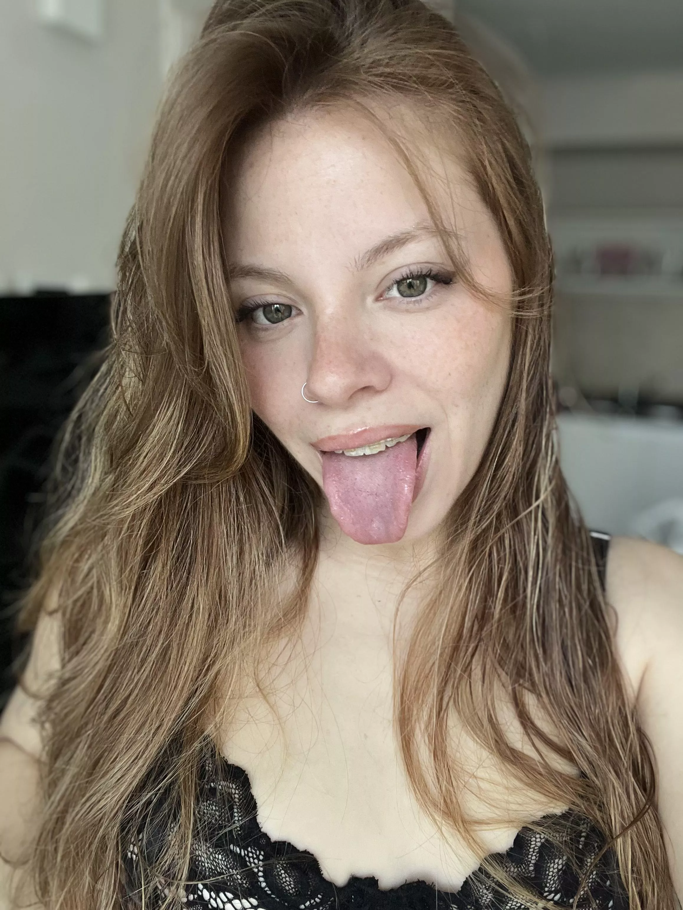 Do you like latinas with a nice tongue posted by Giuliana_deppata