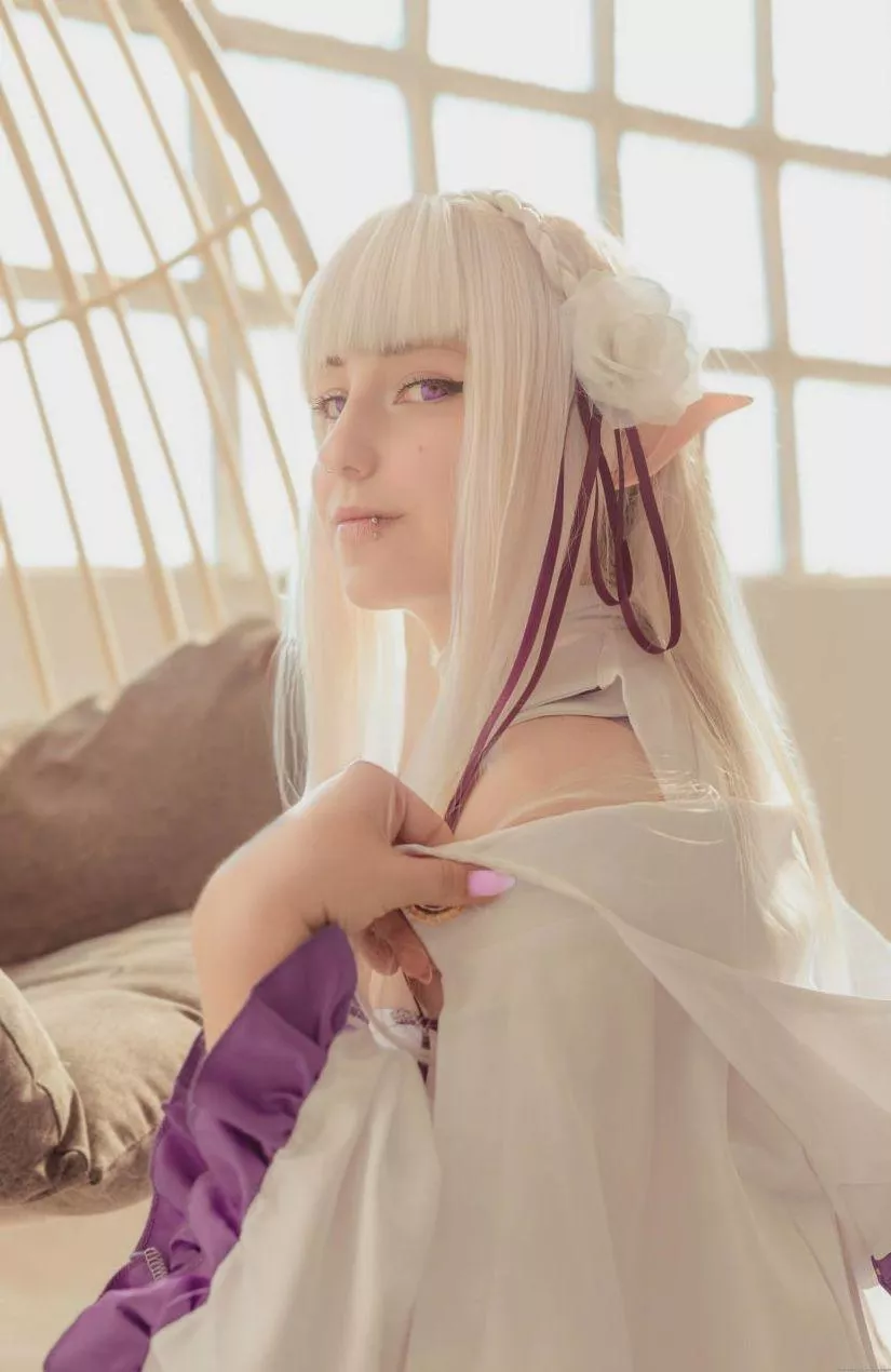 Emilia by (Kuroitsune)  posted by Kuroxkitsune