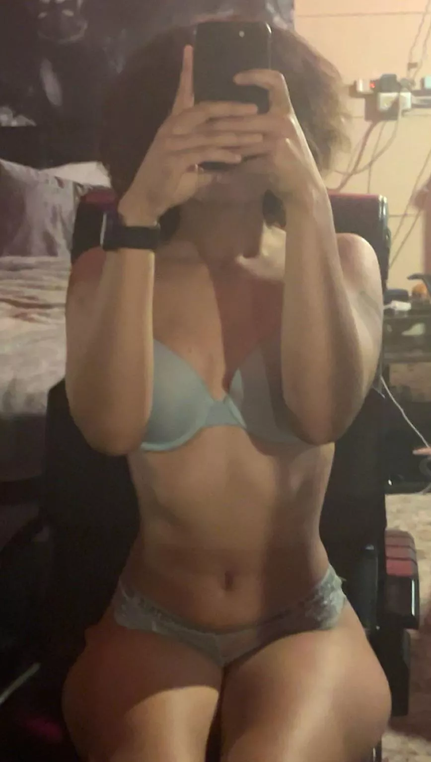 Feeling a little blue💙 posted by Jazzy_cakes_