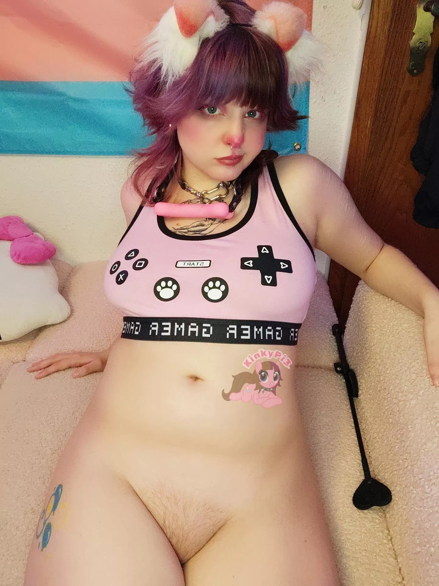 Give me a treat! 😡🐶🦴 posted by KinkyPi33