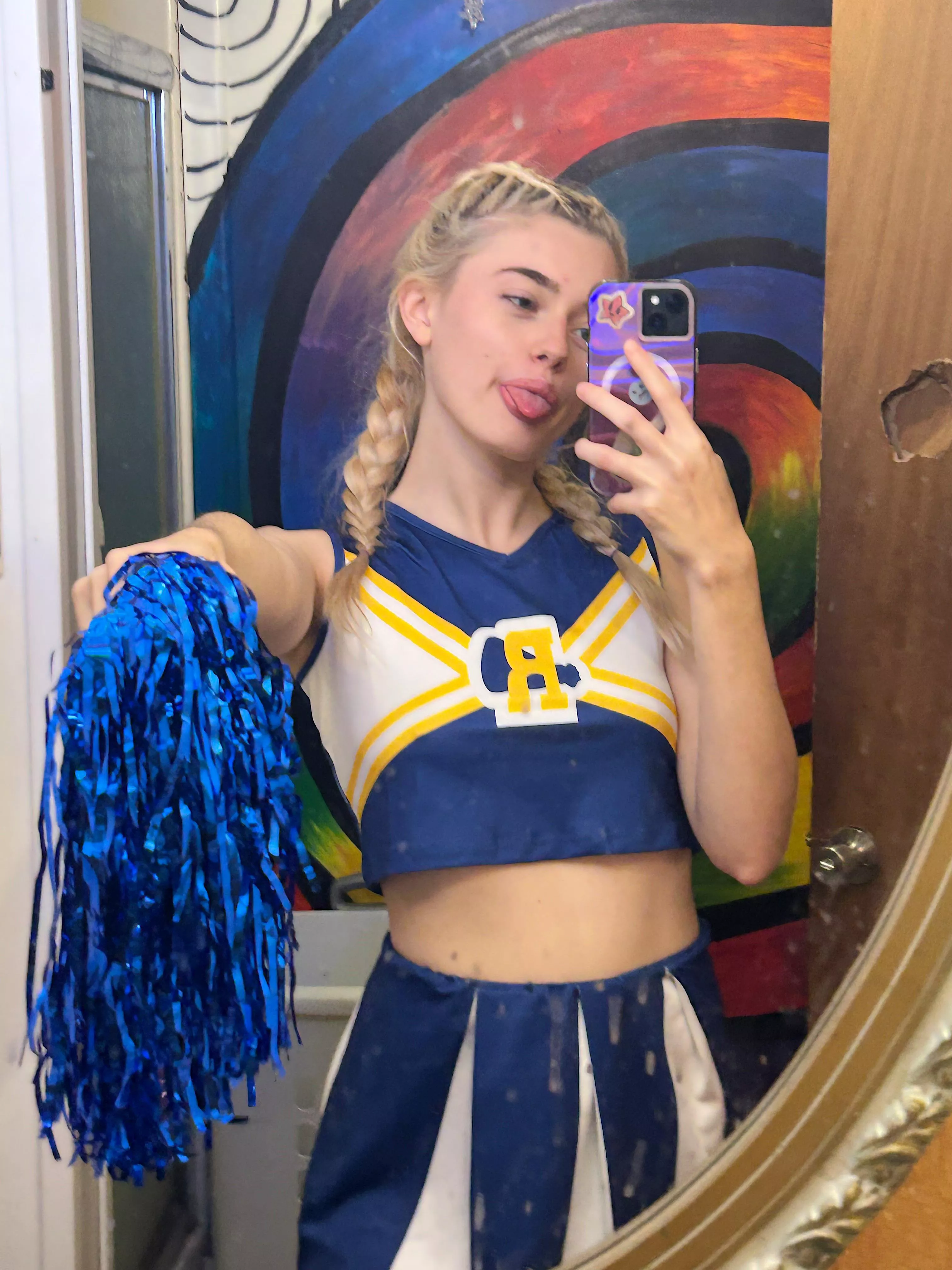 hiii from this cheerleader  posted by graceybabyy6