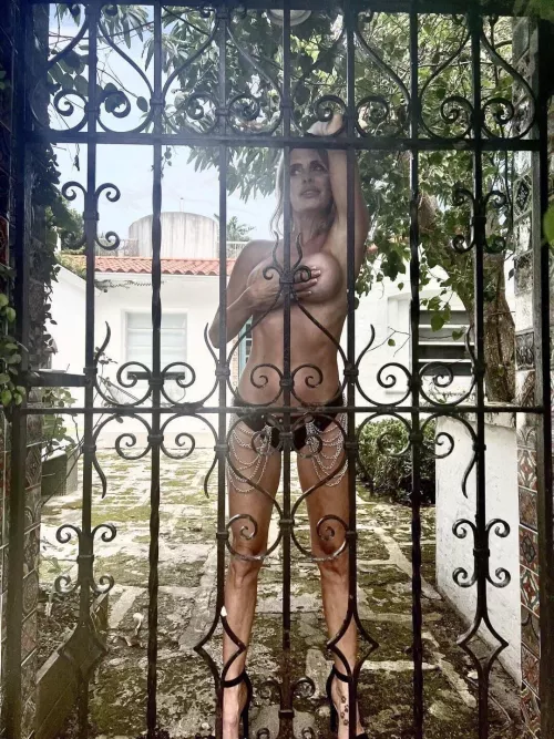 I love to tease the neighbors  by kimboslice-23